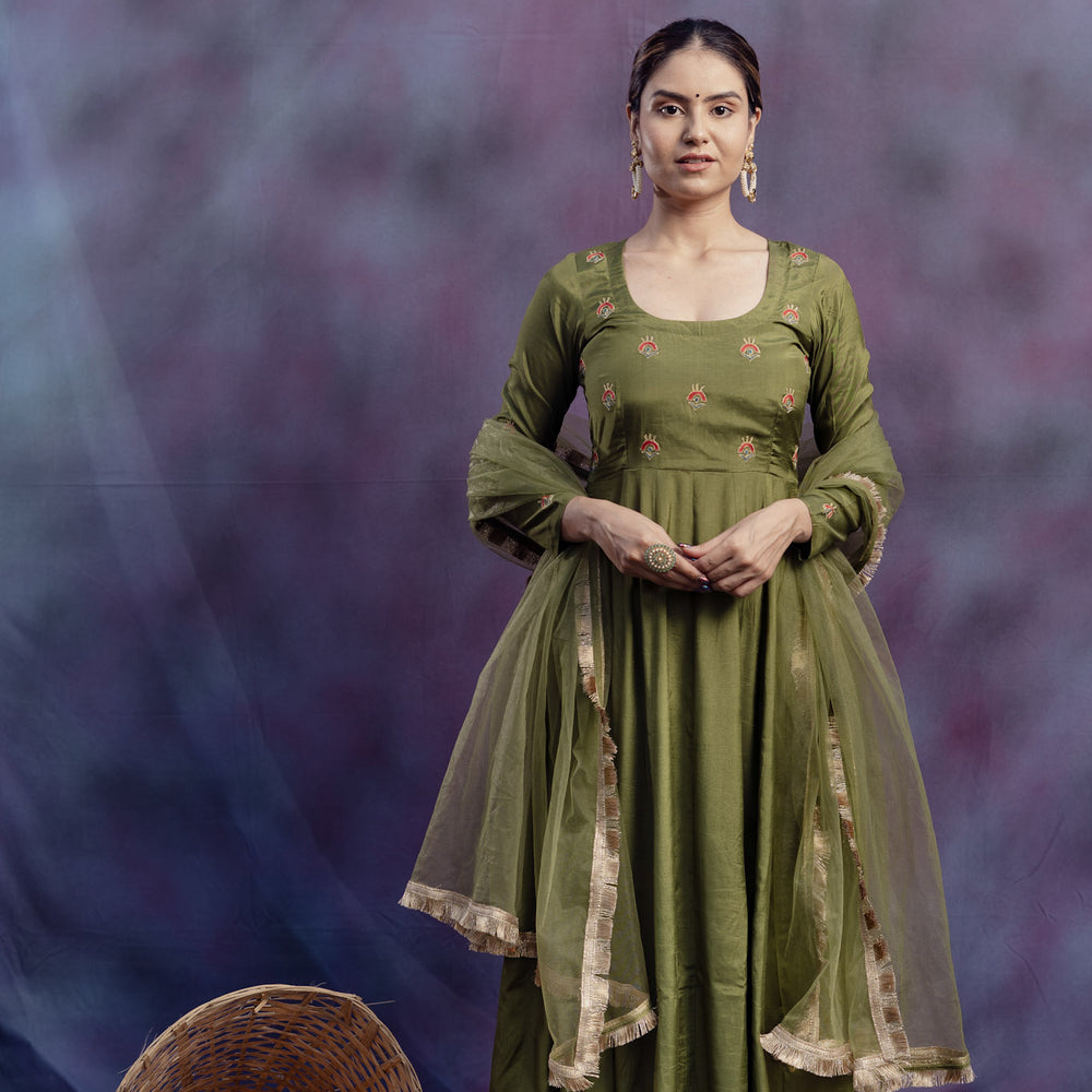 
                  
                    Green Silk Embroiderry Suit Sets - Tantu 
                  
                